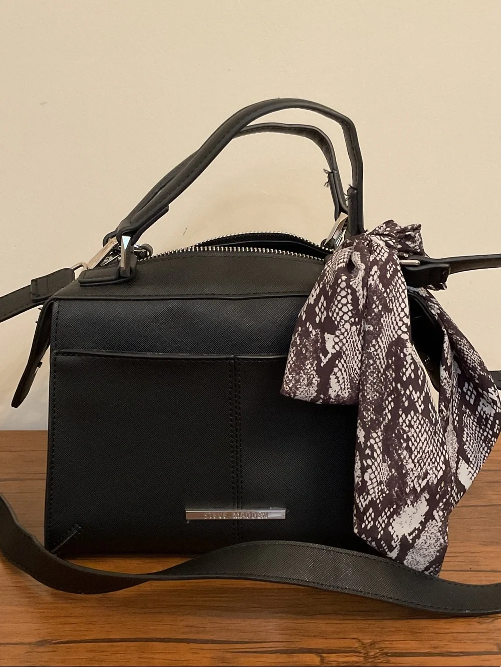 Steve Madden structured black